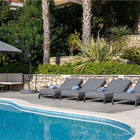 5 bedroom beachfront villa with pool on Ciova Island, Trogir, sleeps 12
